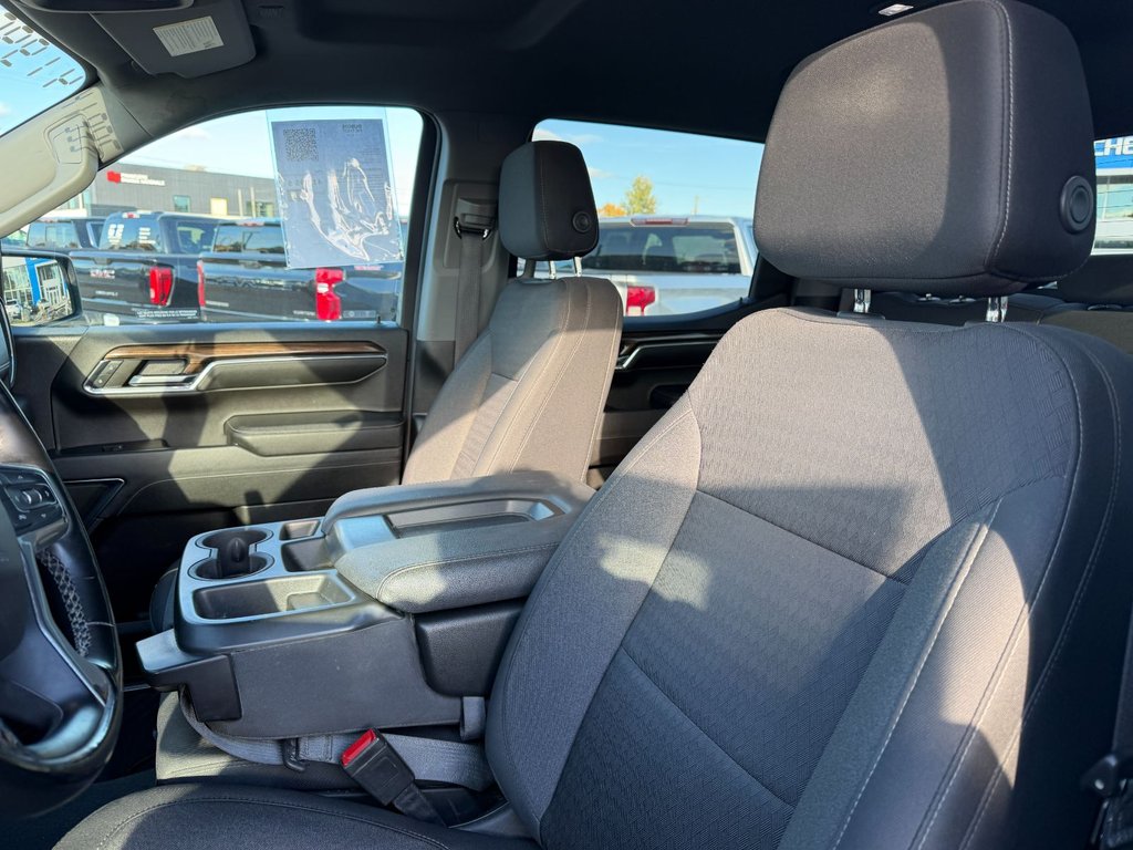 Chevrolet Silverado 1500  2023 à Victoriaville, Québec - 21 - w1024h768px