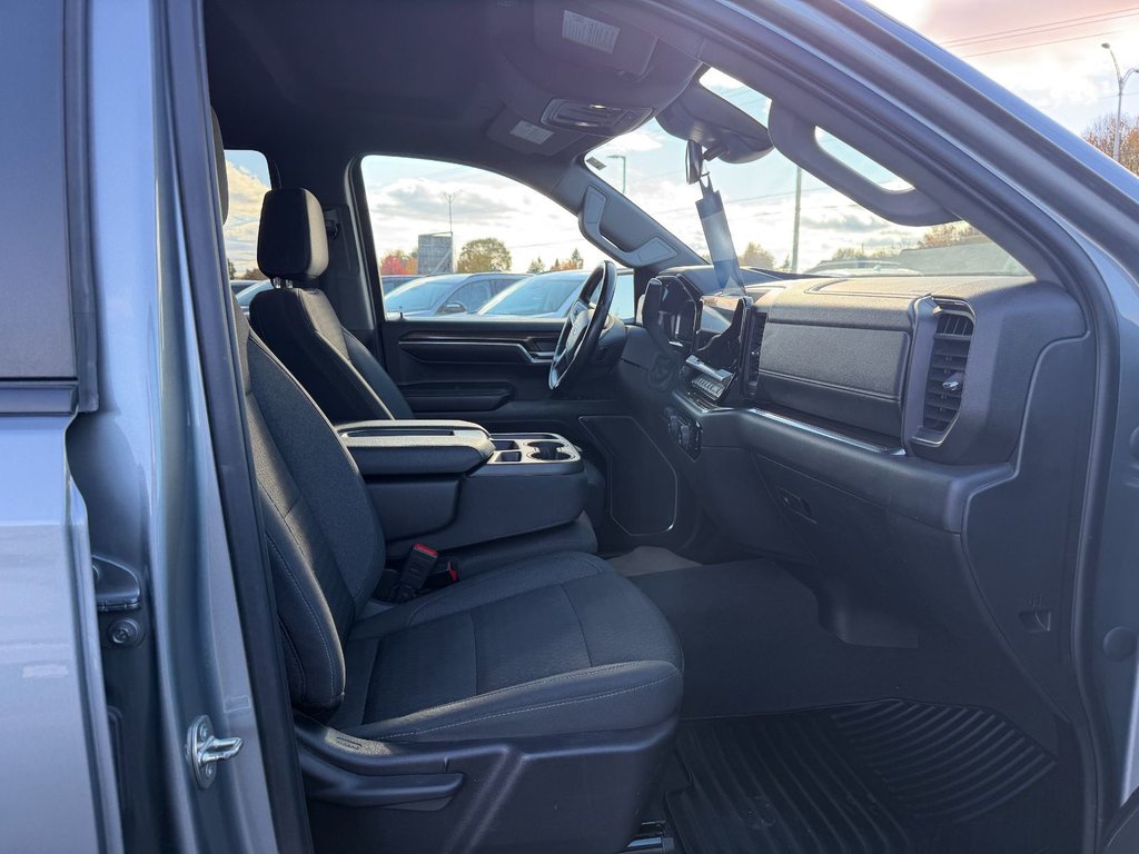 Chevrolet Silverado 1500  2023 à Victoriaville, Québec - 14 - w1024h768px