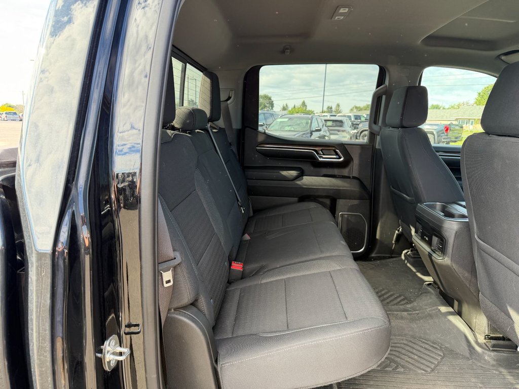 2023 Chevrolet Silverado 1500 in Plessisville, Quebec - 10 - w1024h768px