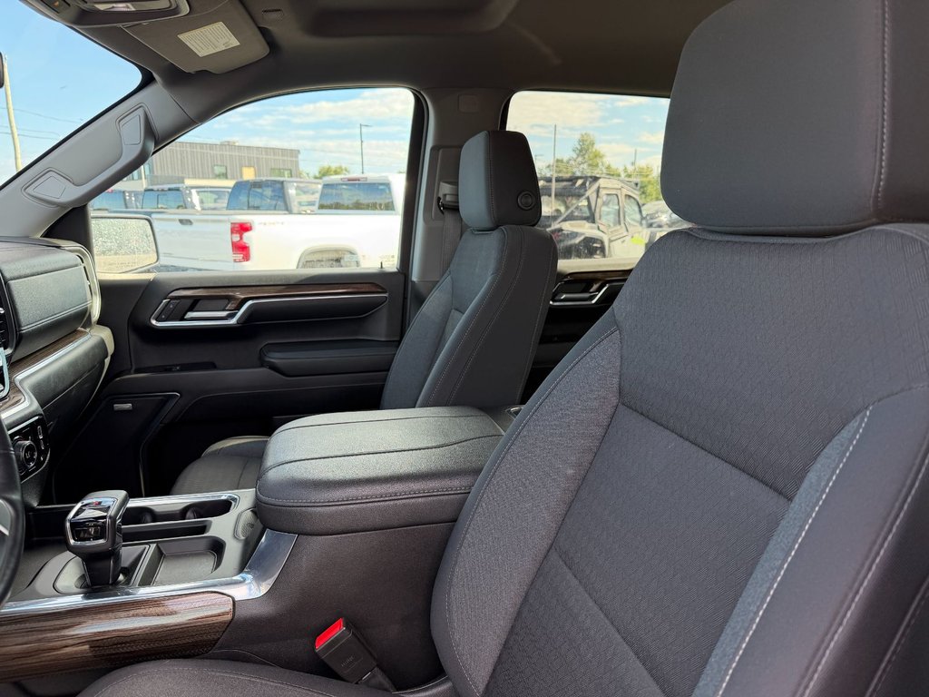 2023 Chevrolet Silverado 1500 in Plessisville, Quebec - 17 - w1024h768px