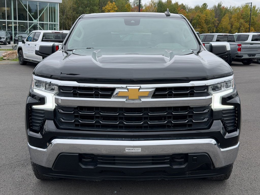 Chevrolet Silverado 1500  2023 à Victoriaville, Québec - 2 - w1024h768px