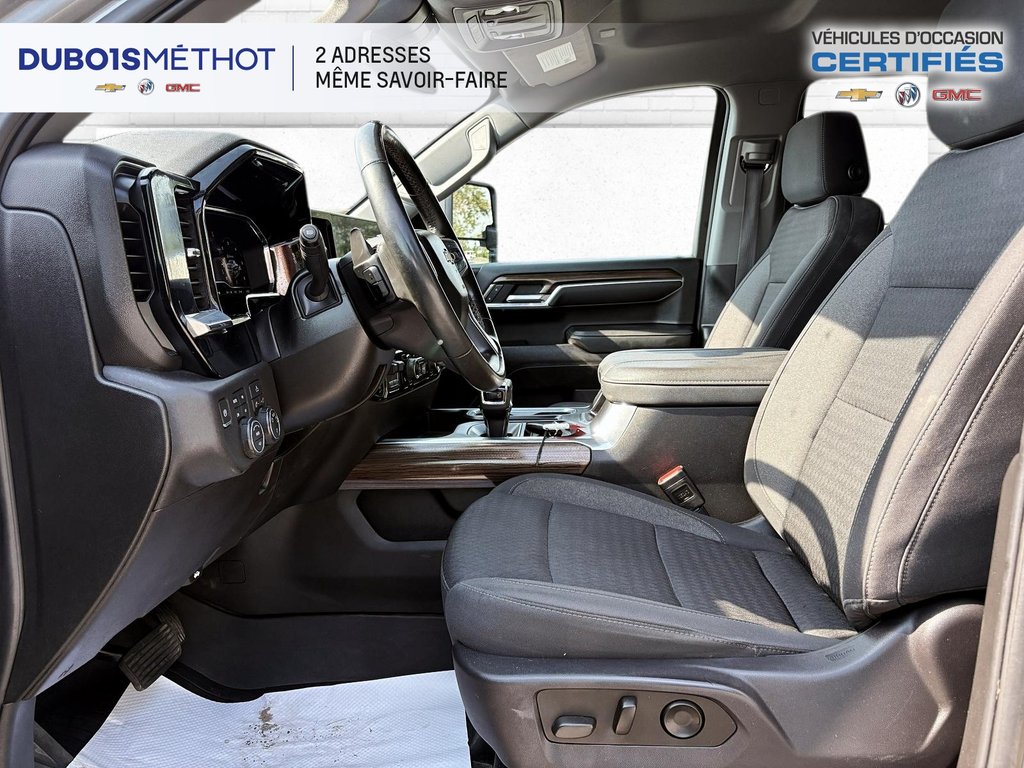2024 Chevrolet Silverado 1500 in Victoriaville, Quebec - 18 - w1024h768px