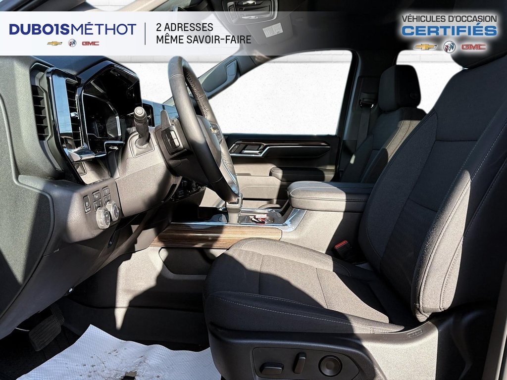 Chevrolet Silverado 1500 LT V8 5.3L CREW 4X4 CONSOLE !!! 2025 à Victoriaville, Québec - 18 - w1024h768px