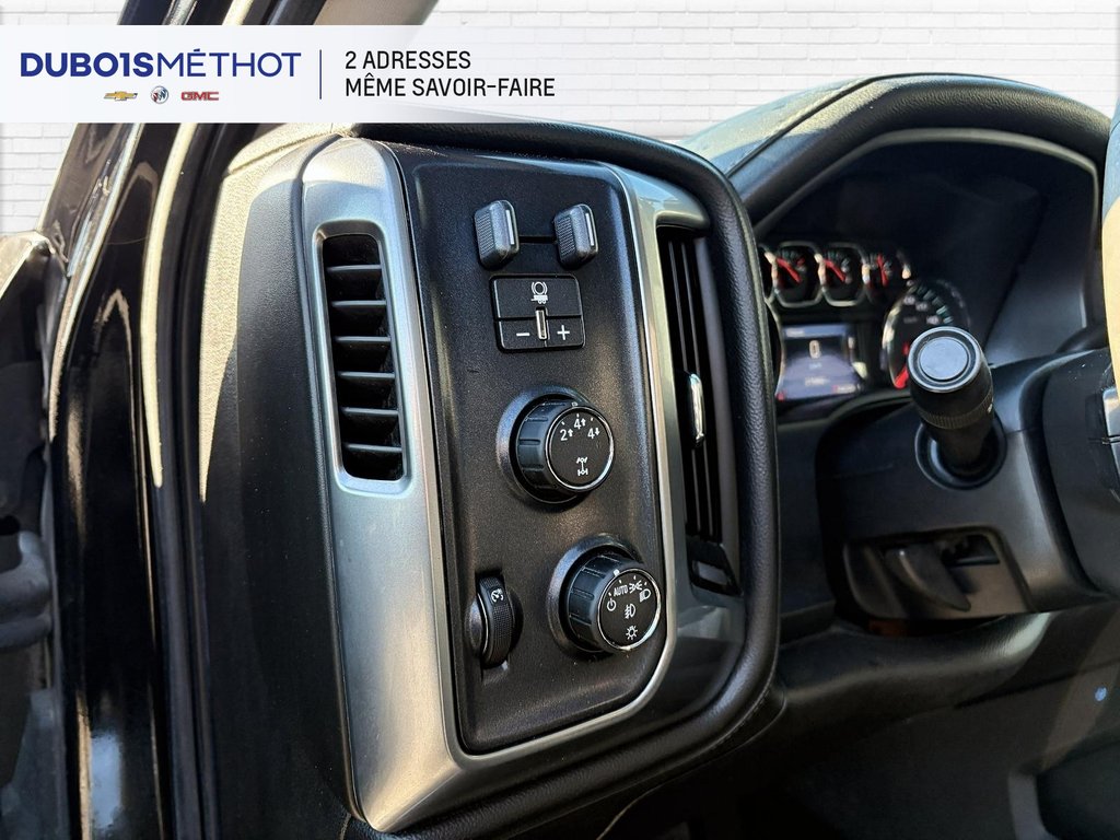2015 Chevrolet Silverado 2500HD in Plessisville, Quebec - 26 - w1024h768px