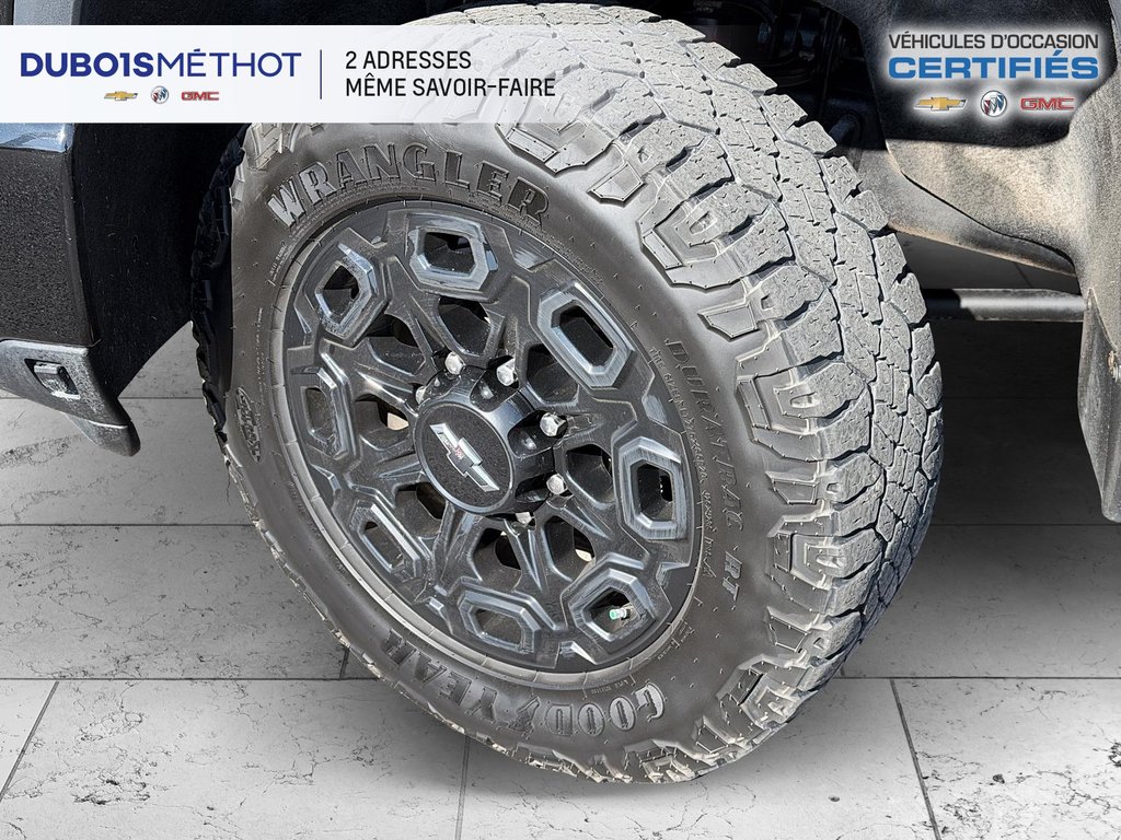 2024 Chevrolet Silverado 2500HD LT, MIDNIGHT, TOIT, CUIR, V8 6.6L DURAMAX !!! in Victoriaville, Quebec - 2 - w1024h768px