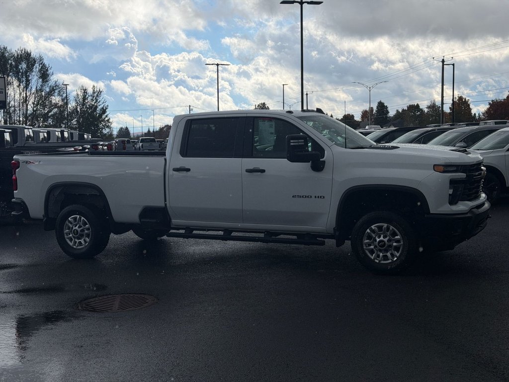 Chevrolet Silverado 2500HD  2024 à Victoriaville, Québec - 7 - w1024h768px