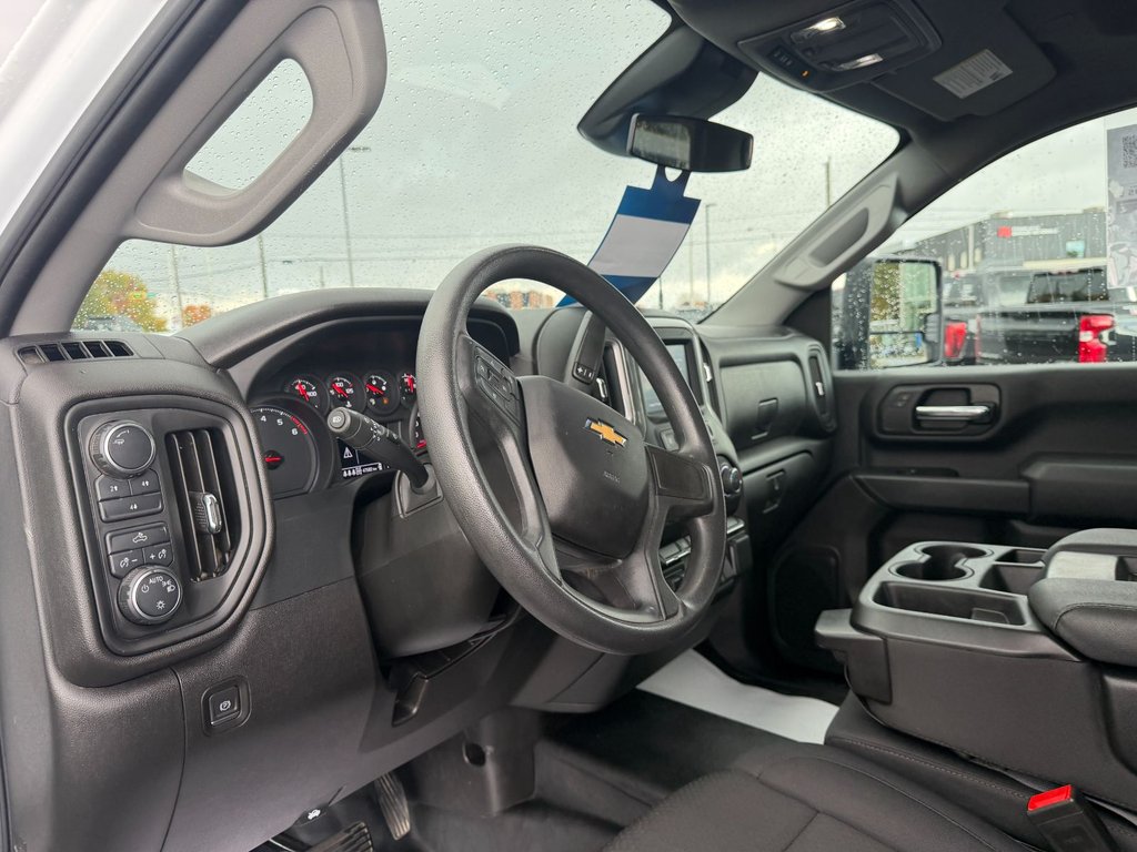 Chevrolet Silverado 2500HD  2024 à Victoriaville, Québec - 15 - w1024h768px