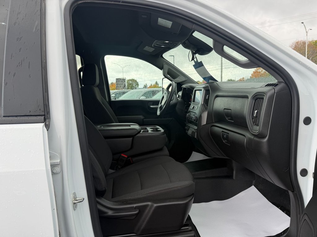 Chevrolet Silverado 2500HD  2024 à Victoriaville, Québec - 12 - w1024h768px