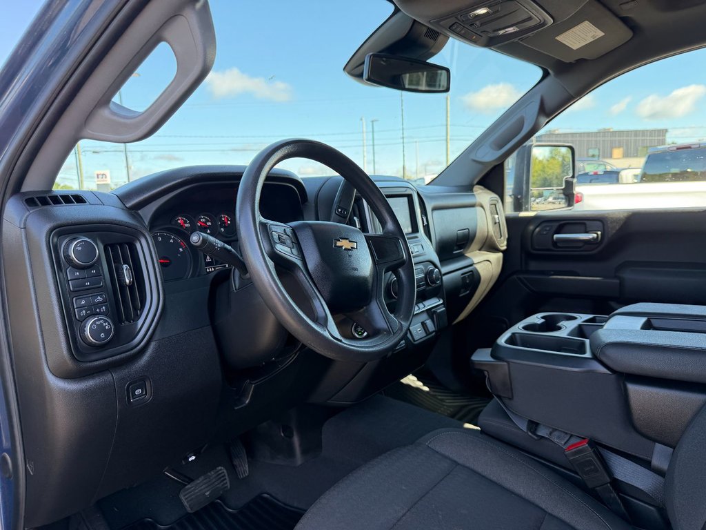 Chevrolet Silverado 2500HD  2024 à Victoriaville, Québec - 16 - w1024h768px