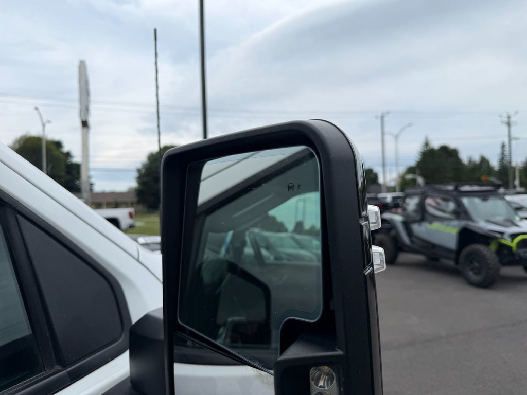 2024 Chevrolet Silverado 3500HD in Plessisville, Quebec - 16 - w1024h768px