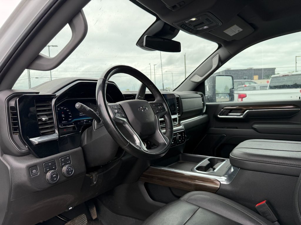 Chevrolet Silverado 3500HD  2024 à Victoriaville, Québec - 17 - w1024h768px