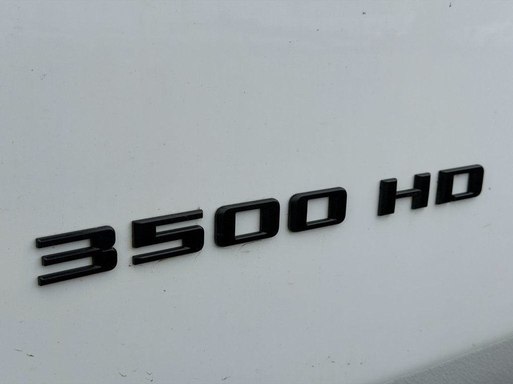 Chevrolet Silverado 3500HD  2024 à Victoriaville, Québec - 4 - w1024h768px
