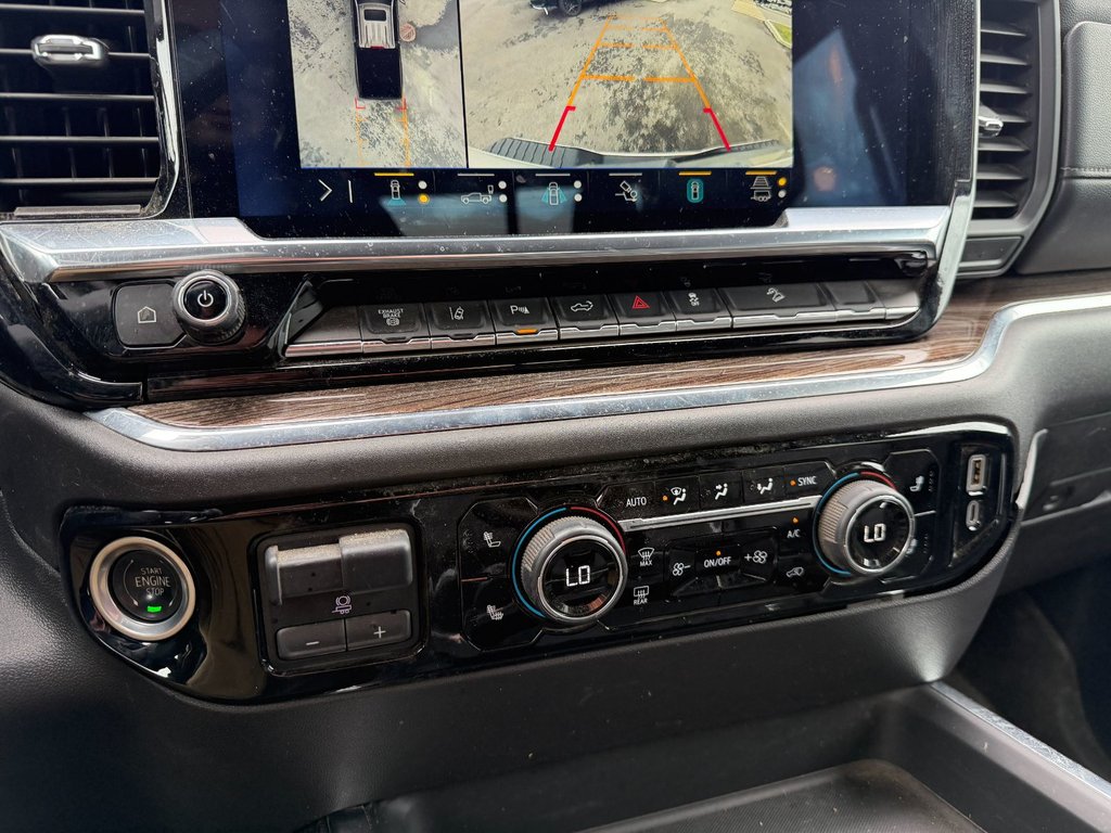 Chevrolet Silverado 3500HD  2024 à Victoriaville, Québec - 24 - w1024h768px
