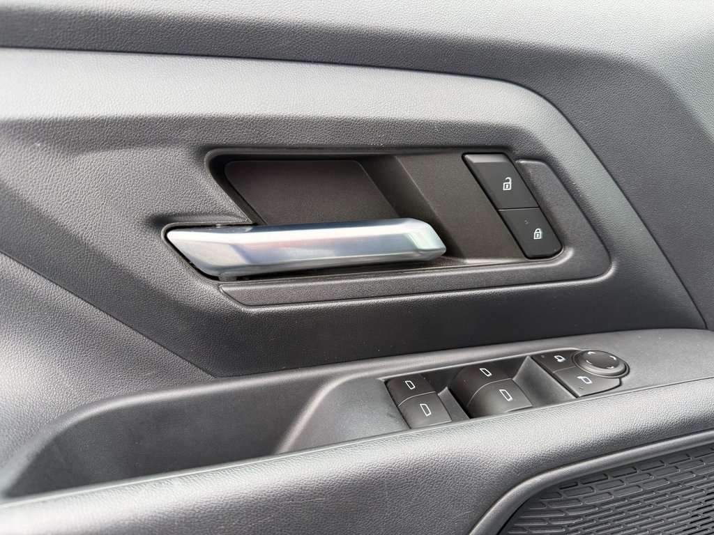 2025 Chevrolet Silverado EV in Plessisville, Quebec - 16 - w1024h768px
