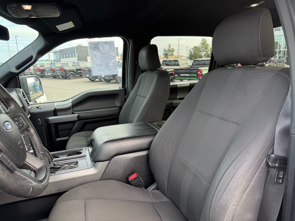 2016 Ford F-150 in Victoriaville, Quebec - 17 - w1024h768px