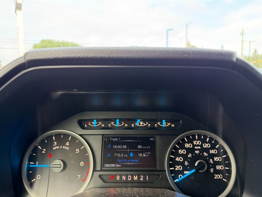 2016 Ford F-150 in Victoriaville, Quebec - 28 - w1024h768px