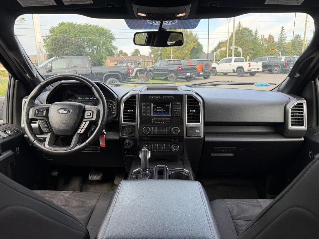 2016 Ford F-150 in Victoriaville, Quebec - 12 - w1024h768px