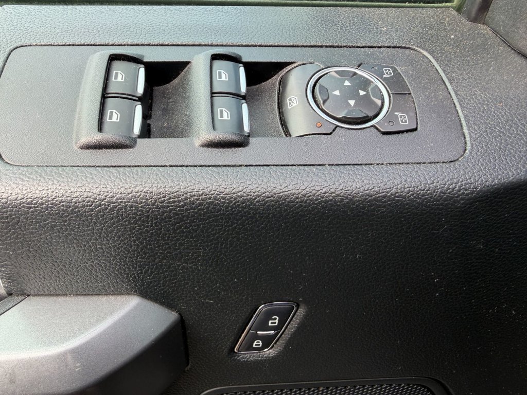 2016 Ford F-150 in Victoriaville, Quebec - 19 - w1024h768px