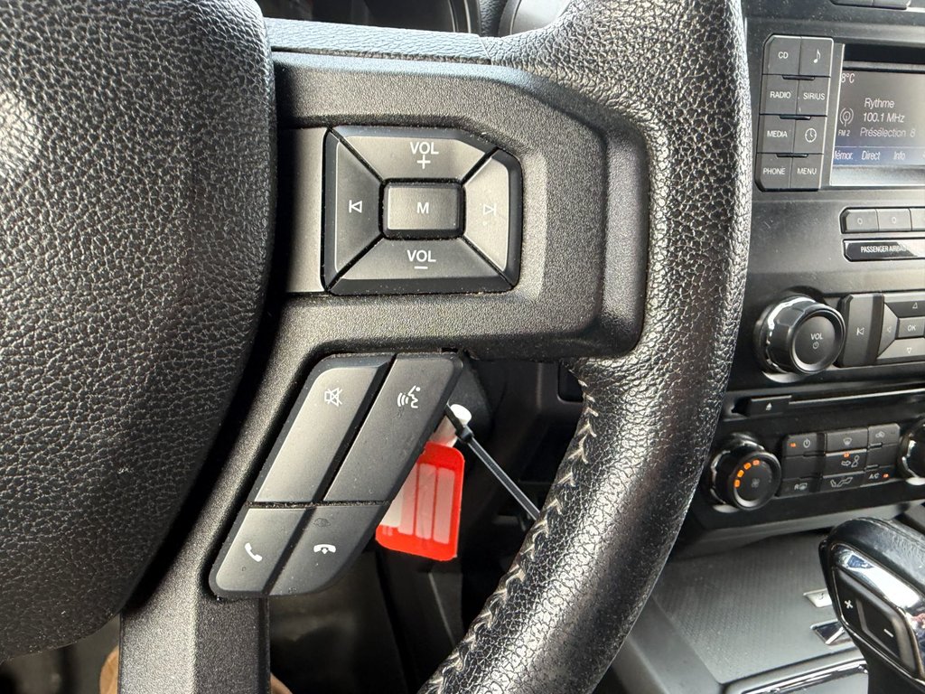 2016 Ford F-150 in Victoriaville, Quebec - 26 - w1024h768px