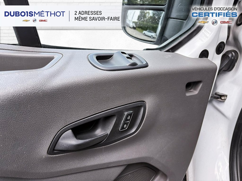 2022 Ford Transit Cargo Van in Victoriaville, Quebec - 21 - w1024h768px