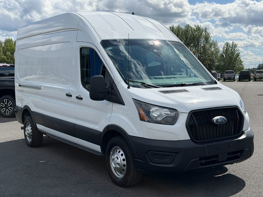 2025 Ford Transit Cargo Van in Victoriaville, Quebec - 7 - w1024h768px