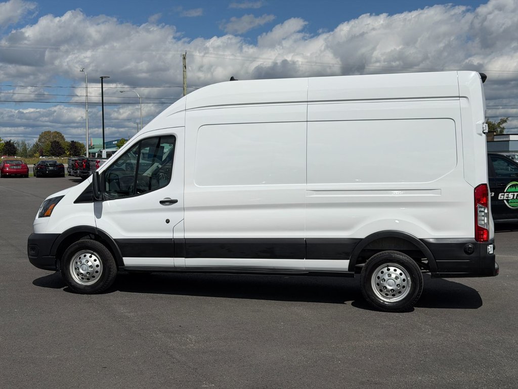 2025 Ford Transit Cargo Van in Victoriaville, Quebec - 3 - w1024h768px