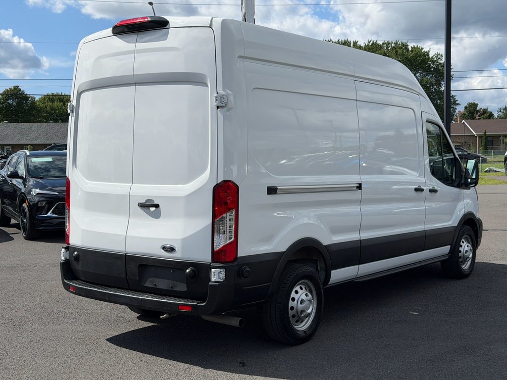 2025 Ford Transit Cargo Van in Victoriaville, Quebec - 5 - w1024h768px