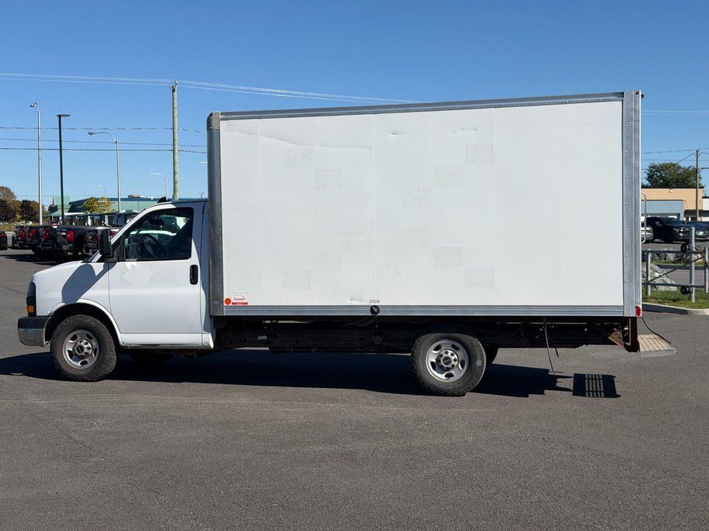 2021 GMC Savana Commercial Cutaway in Victoriaville, Quebec - 3 - w1024h768px