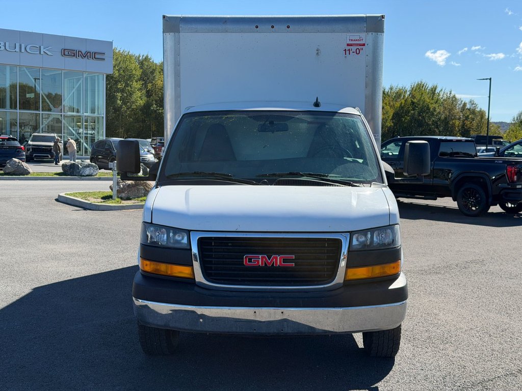 2021 GMC Savana Commercial Cutaway in Victoriaville, Quebec - 2 - w1024h768px