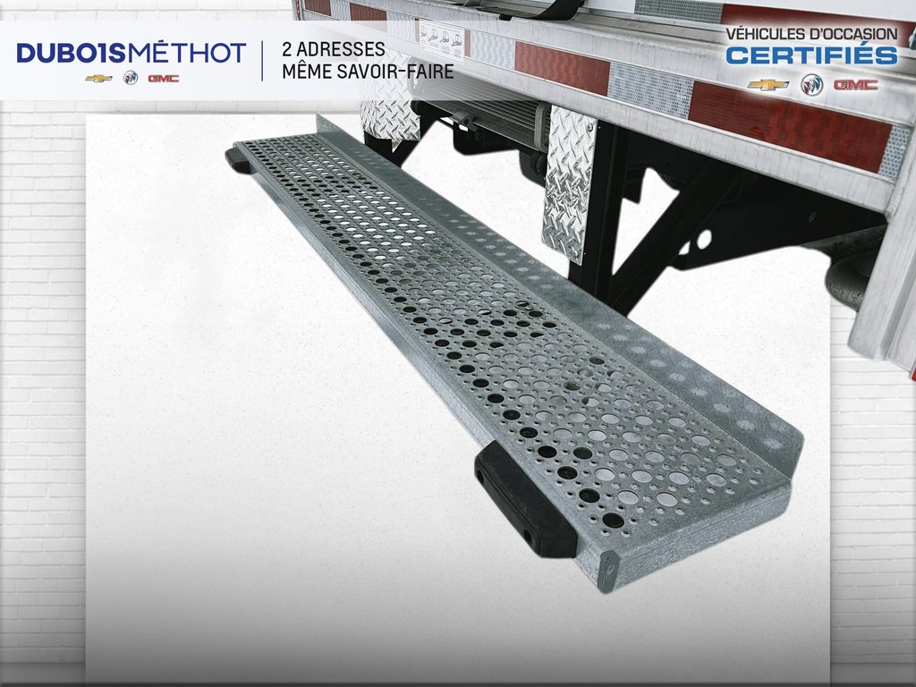 2024 GMC Savana Commercial Cutaway 4500, CUBE 16 PIEDS, V8 6.6L ESSENCE, DOULE ROUES! in Victoriaville, Quebec - 12 - w1024h768px