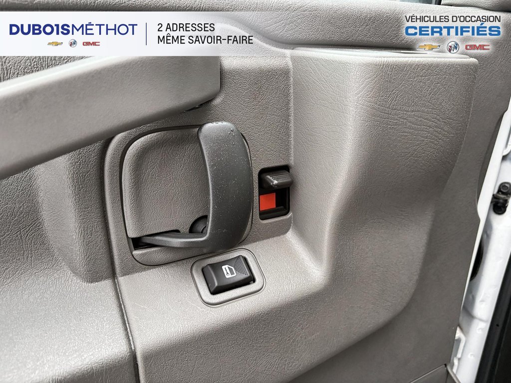 2024 GMC Savana Commercial Cutaway 4500, CUBE 16 PIEDS, V8 6.6L ESSENCE, DOULE ROUES! in Victoriaville, Quebec - 18 - w1024h768px