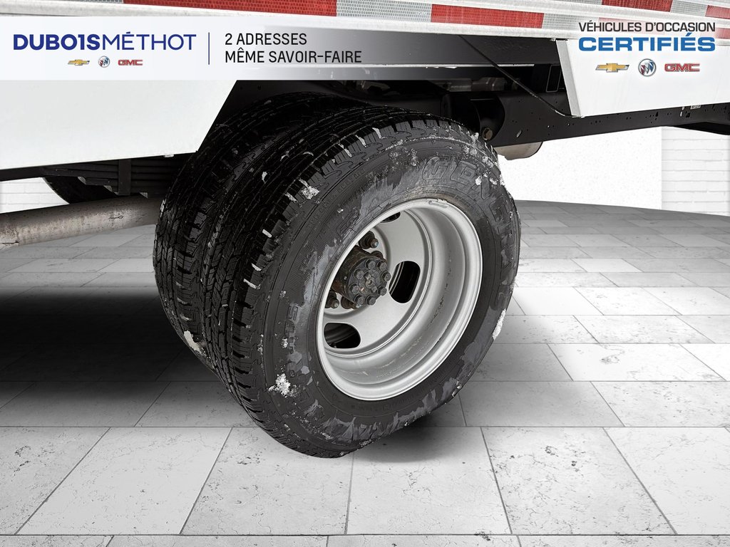 2024 GMC Savana Commercial Cutaway 4500, CUBE 16 PIEDS, V8 6.6L ESSENCE, DOULE ROUES! in Victoriaville, Quebec - 10 - w1024h768px