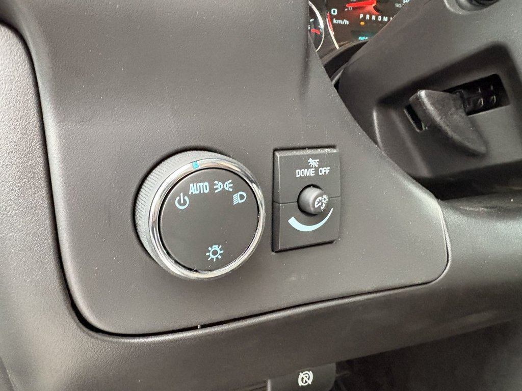 2024 GMC Savana Commercial Cutaway 4500, CUBE 16 PIEDS, V8 6.6L ESSENCE, DOULE ROUES! in Victoriaville, Quebec - 19 - w1024h768px