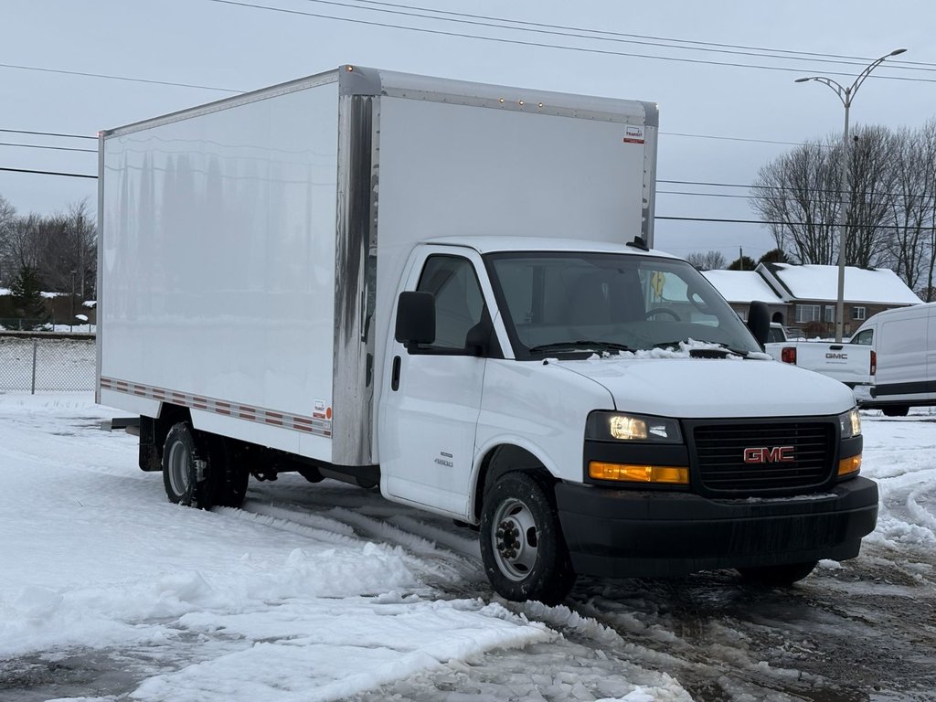 2024 GMC Savana Commercial Cutaway 4500, CUBE 16 PIEDS, V8 6.6L ESSENCE, DOULE ROUES! in Victoriaville, Quebec - 8 - w1024h768px