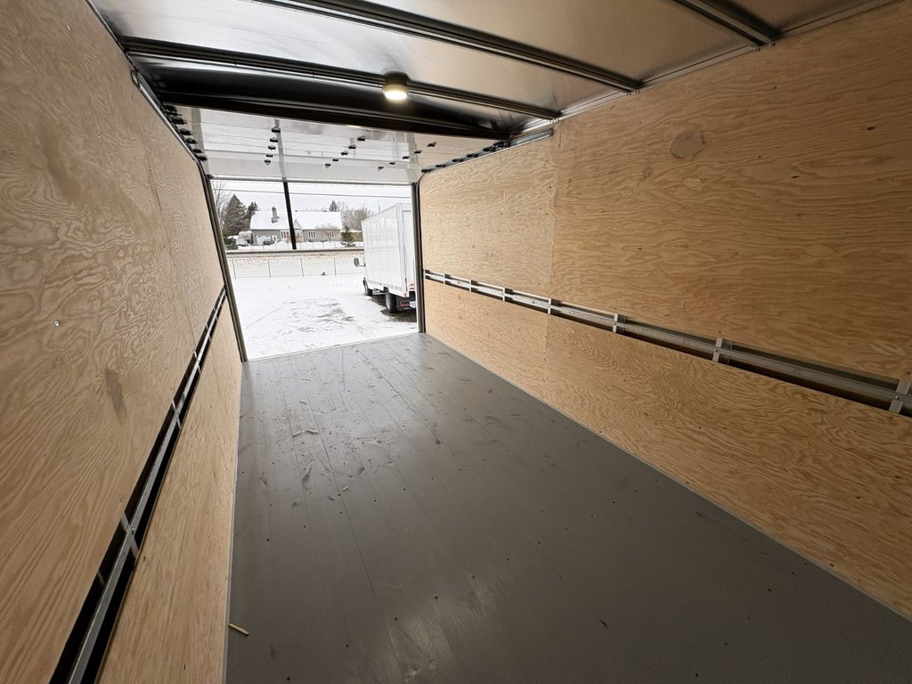 2024 GMC Savana Commercial Cutaway 4500, CUBE 16 PIEDS, V8 6.6L ESSENCE, DOULE ROUES! in Victoriaville, Quebec - 15 - w1024h768px