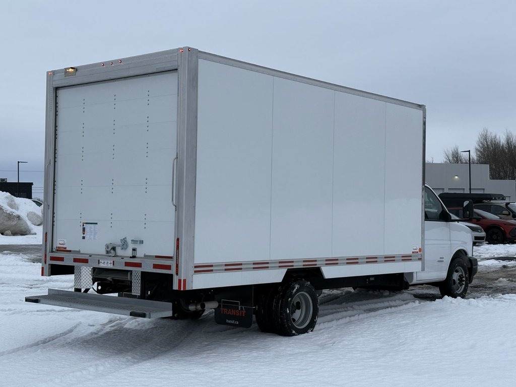 2024 GMC Savana Commercial Cutaway 4500, CUBE 16 PIEDS, V8 6.6L ESSENCE, DOULE ROUES! in Victoriaville, Quebec - 6 - w1024h768px
