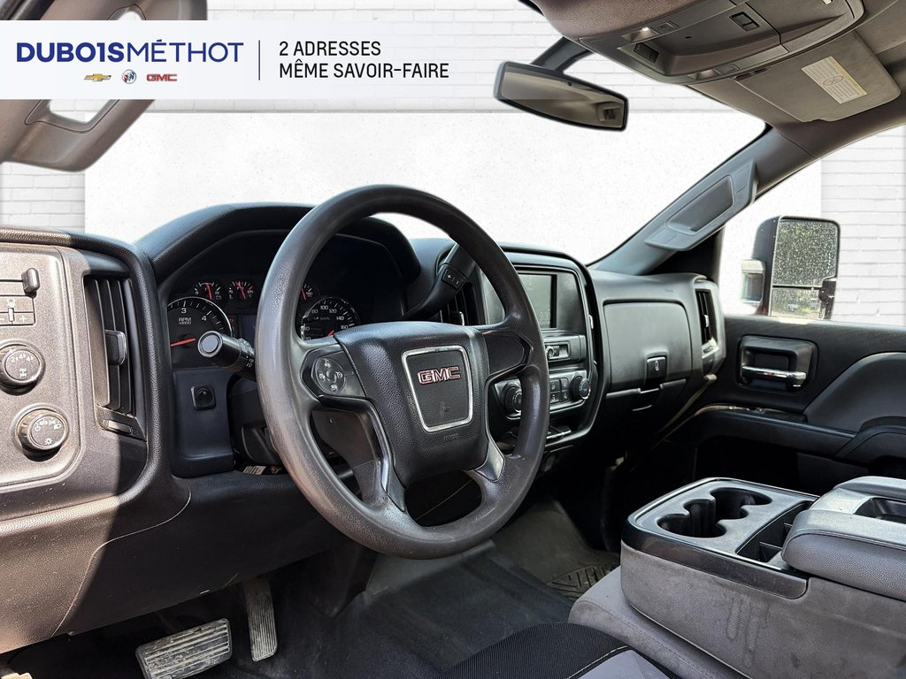 GMC Sierra 2500HD WORK TRUCK, 4X4, DOUBLE CAB, V8 6.0L A ESSENCE !!! 2018 à Victoriaville, Québec - 16 - w1024h768px