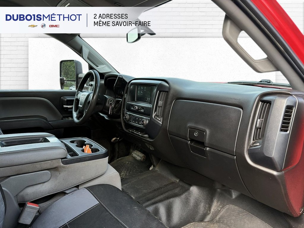 GMC Sierra 2500HD WORK TRUCK, 4X4, DOUBLE CAB, V8 6.0L A ESSENCE !!! 2018 à Victoriaville, Québec - 12 - w1024h768px