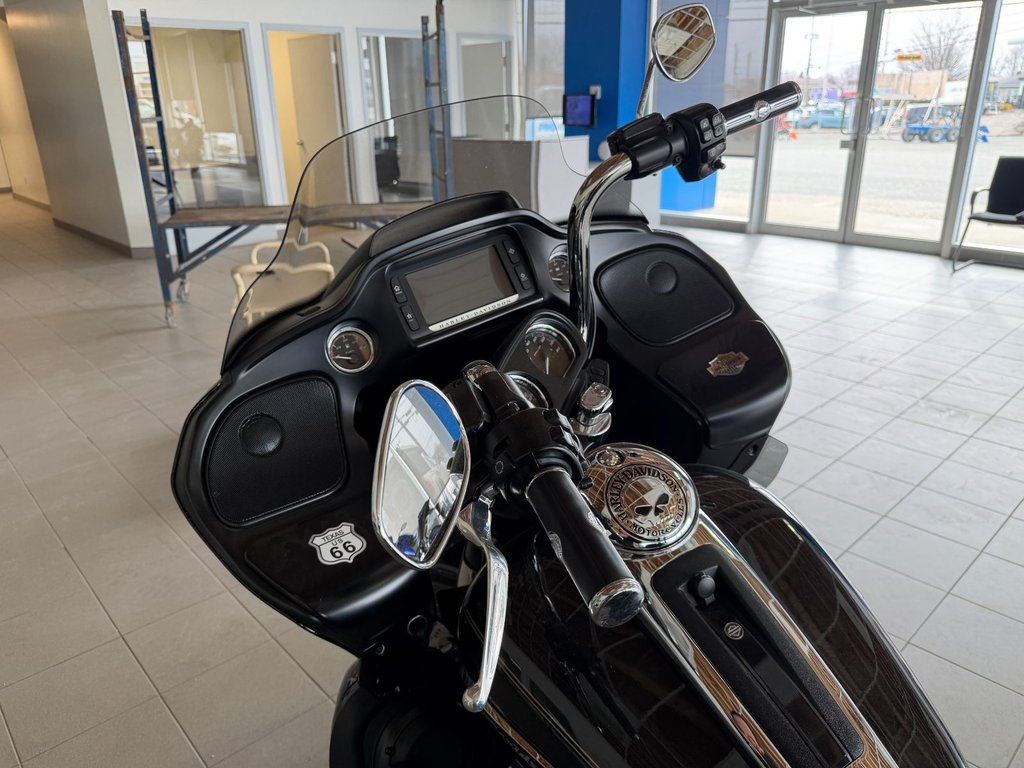 2017 Harley-Davidson FLTRU ROAD GLIDE ULTRA MOTO EN SUPERBE CONDITION, NOUVEL ARRIVAGE !!! in Plessisville, Quebec - 9 - w1024h768px