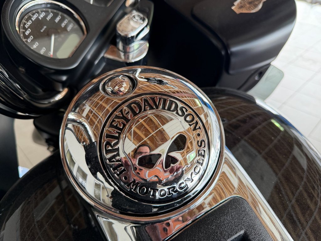 2017 Harley-Davidson FLTRU ROAD GLIDE ULTRA MOTO EN SUPERBE CONDITION, NOUVEL ARRIVAGE !!! in Plessisville, Quebec - 10 - w1024h768px