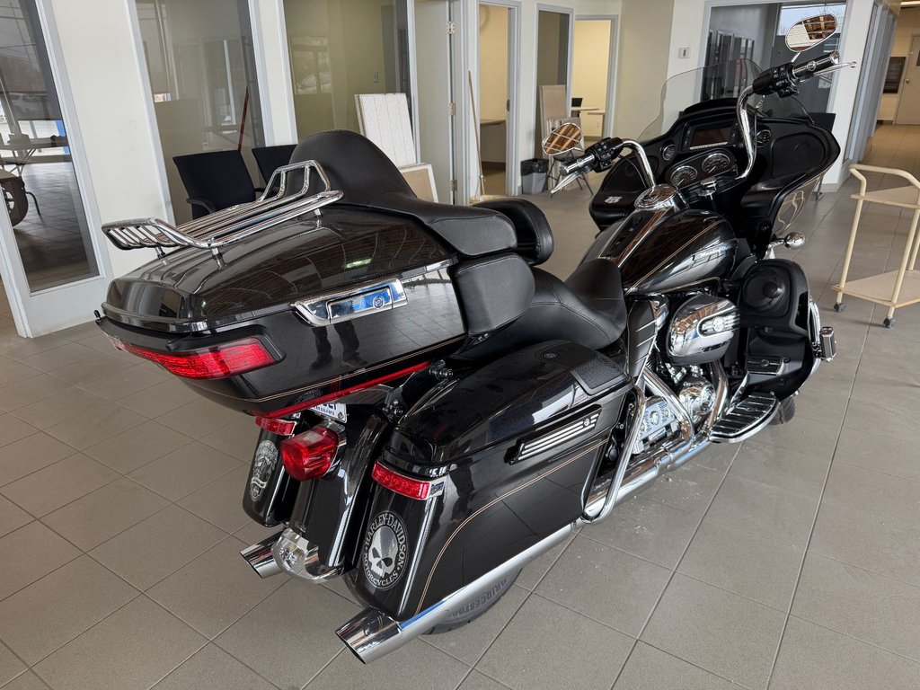 2017 Harley-Davidson FLTRU ROAD GLIDE ULTRA MOTO EN SUPERBE CONDITION, NOUVEL ARRIVAGE !!! in Plessisville, Quebec - 2 - w1024h768px
