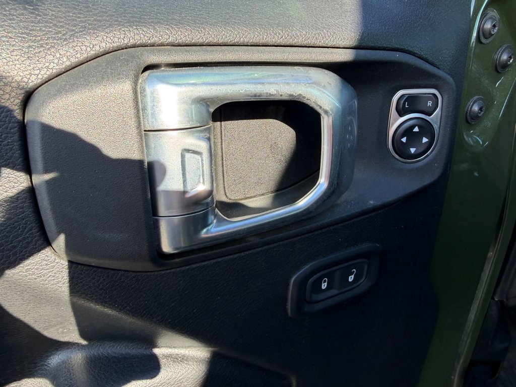 2021 Jeep Gladiator in Plessisville, Quebec - 16 - w1024h768px