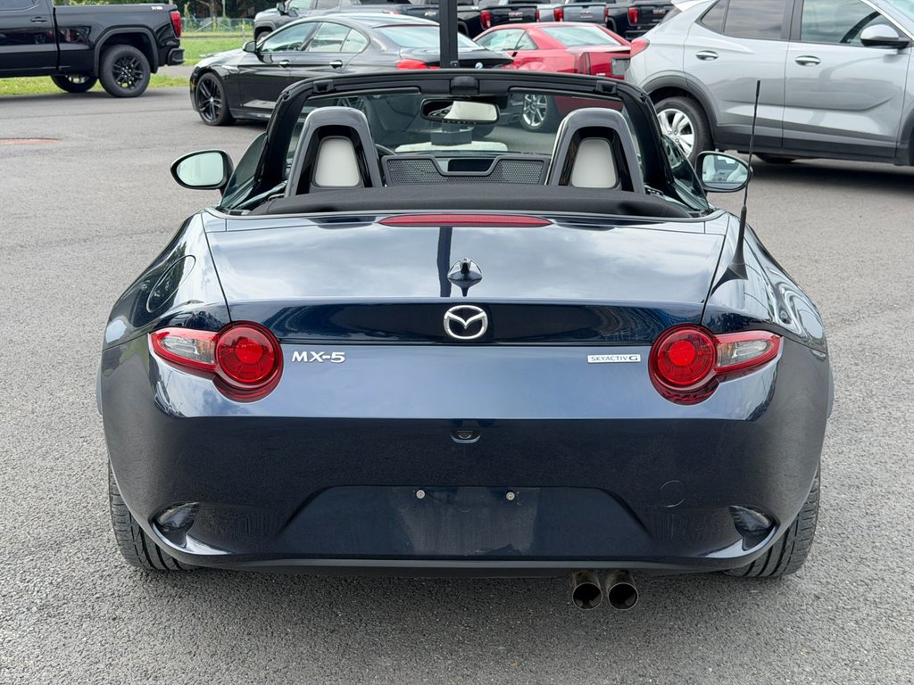 Mazda MX-5  2022 à Plessisville, Québec - 5 - w1024h768px
