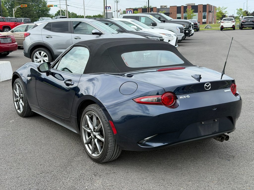 Mazda MX-5  2022 à Plessisville, Québec - 11 - w1024h768px