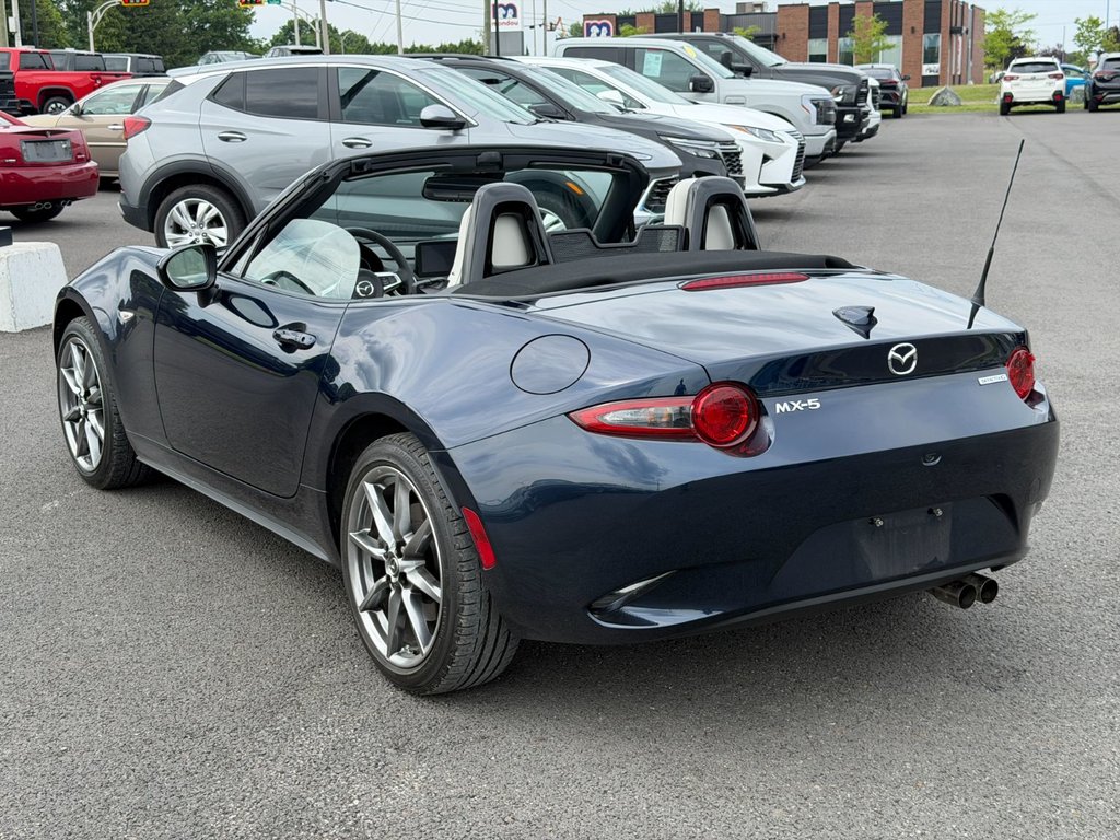 Mazda MX-5  2022 à Plessisville, Québec - 4 - w1024h768px