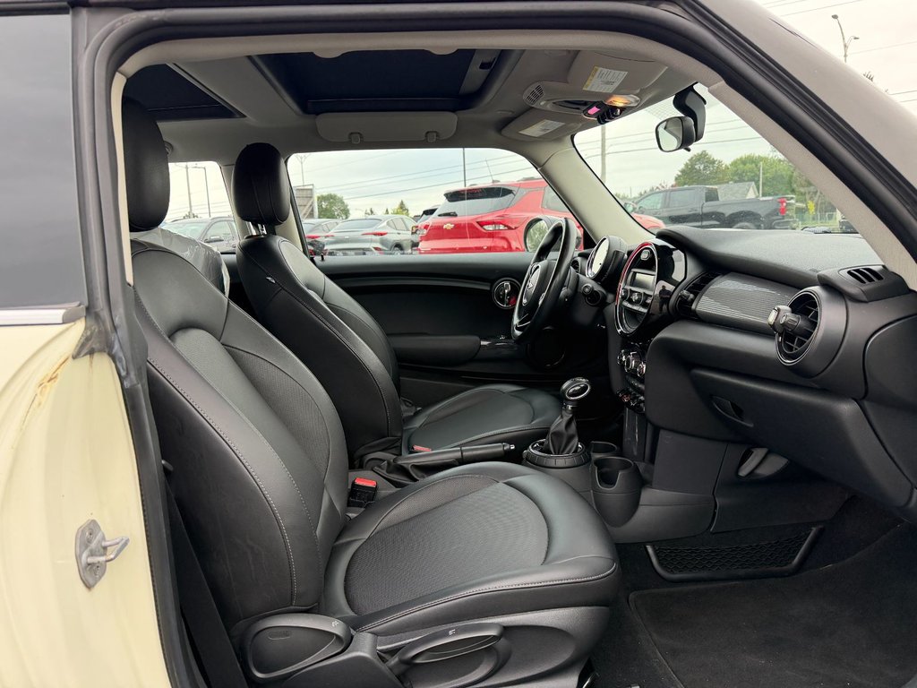 2014 MINI Cooper Hardtop in Plessisville, Quebec - 10 - w1024h768px