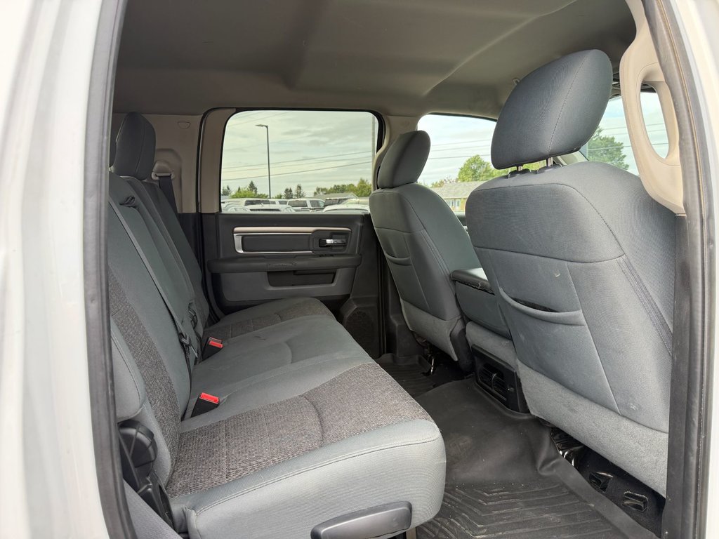 2017 Ram 3500 in Victoriaville, Quebec - 19 - w1024h768px
