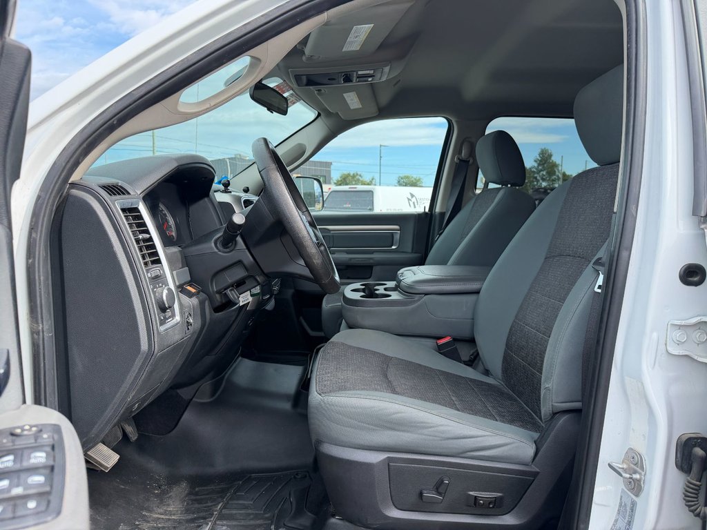 2017 Ram 3500 in Victoriaville, Quebec - 24 - w1024h768px