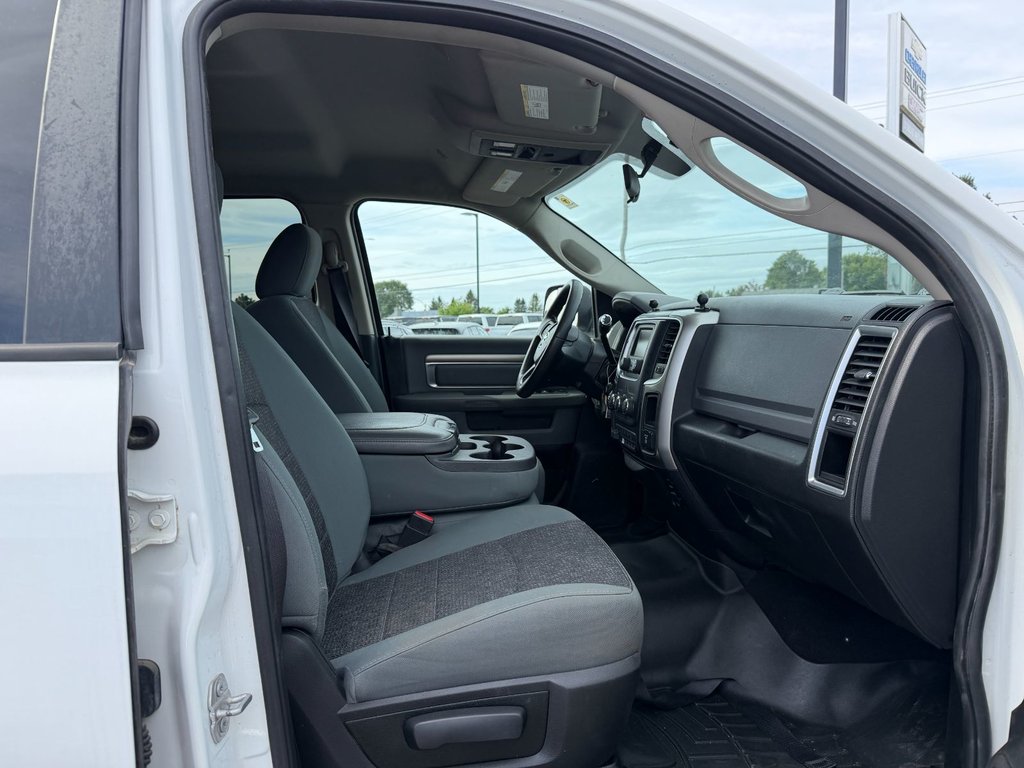 2017 Ram 3500 in Victoriaville, Quebec - 22 - w1024h768px