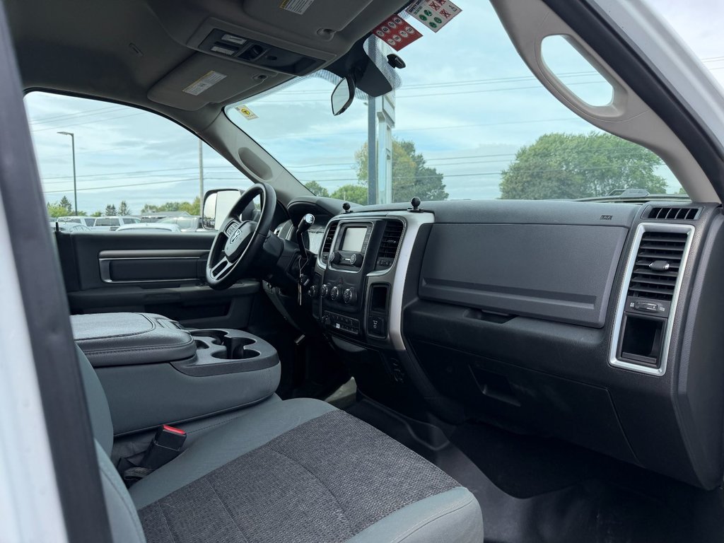 2017 Ram 3500 in Victoriaville, Quebec - 23 - w1024h768px